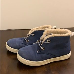 Carter’s navy fleece-lined boots size 10
